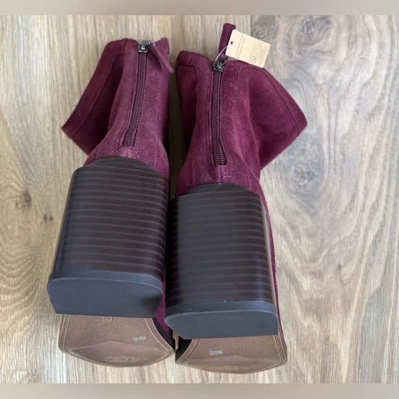 Vince Camuto Kortney Burgundy Suede Ankle Boots Block Heel Size 10M / 41.5 NWOB - Picture 4 of 8